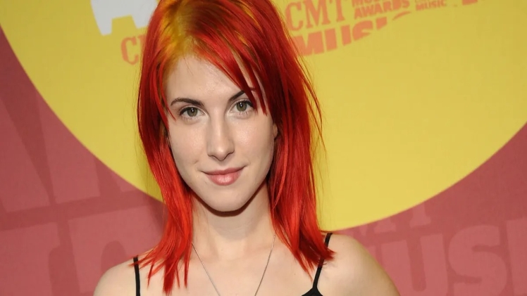 Hayley Williams Bio Age Height Weight Education Career Family Boyfriend Net Worth Facts Instagram